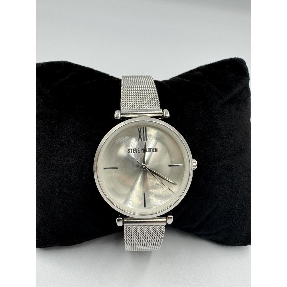 Steve Madden Silver Stainless Steel Mesh Analog Dial Watch SMWS120 NEW BATTERY